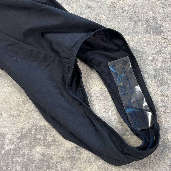 New La Blanca Island Goddess Lace Up Back One Shoulder One Piece Swimsuit Black - Picture 8 of 11